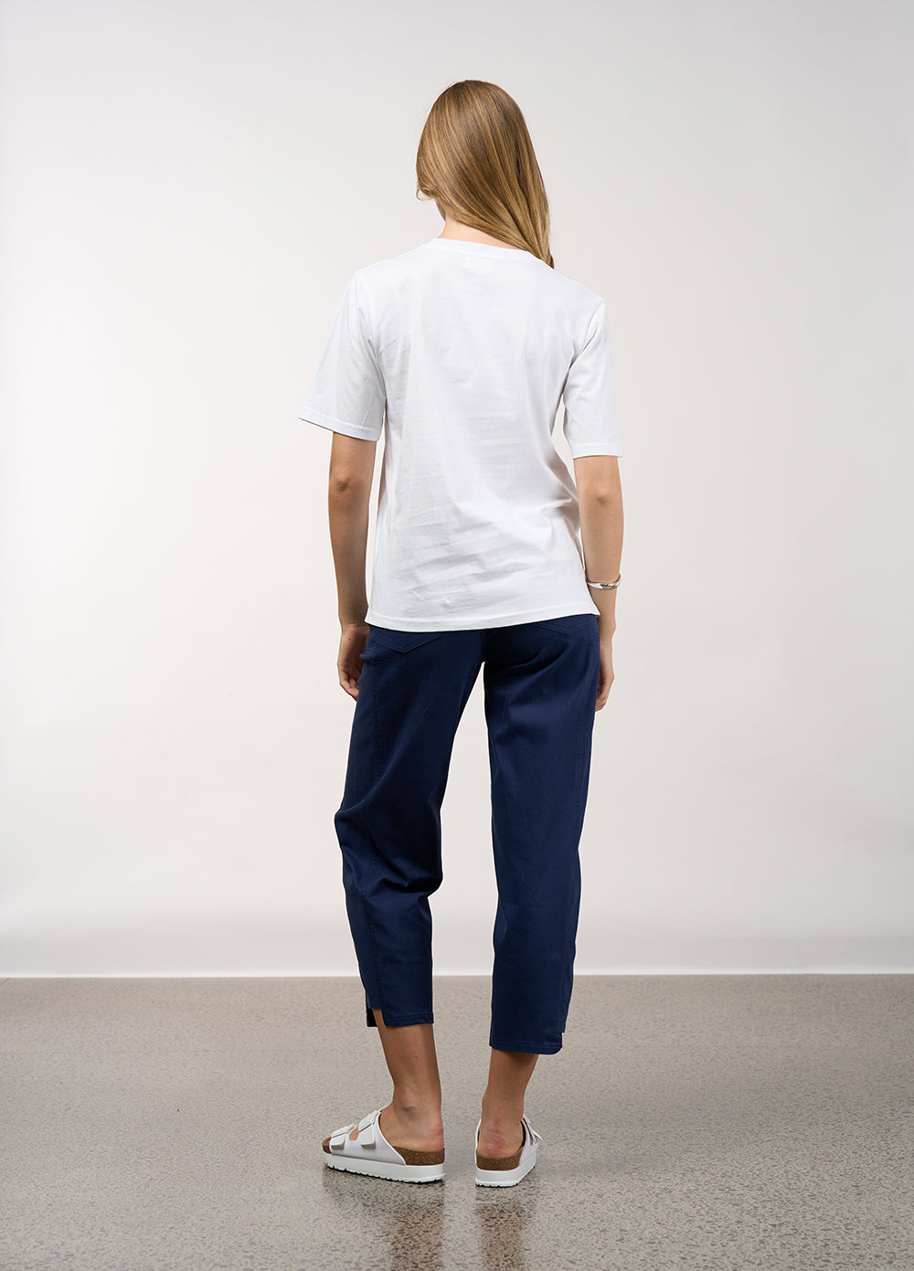 Outro Tee