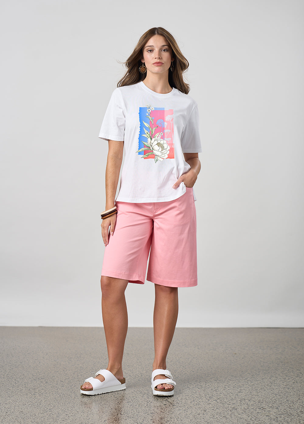 Outro Tee