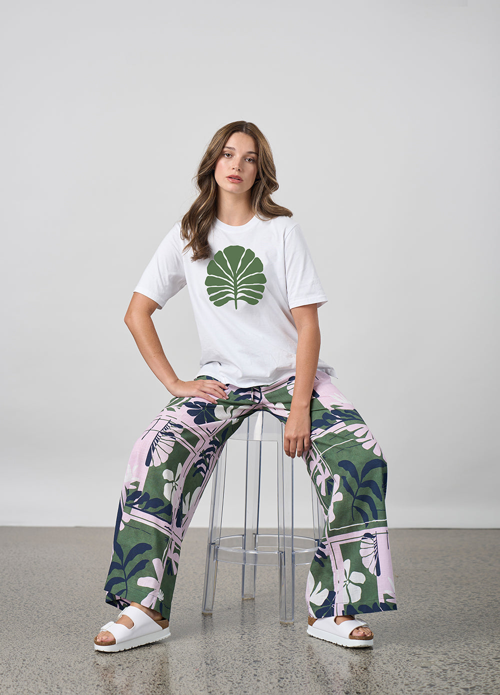 Outro Tee